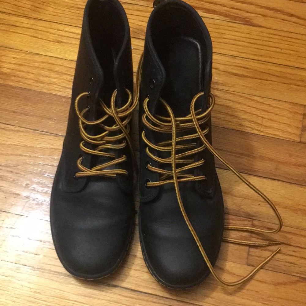 Doc marten leather ankle high sneakers/boots